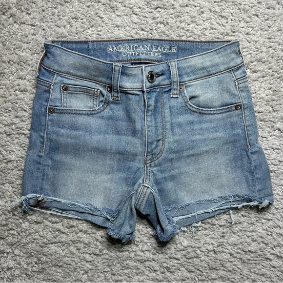 American Eagle Shorts Womens 0 Hi Rise Shortie Super Stretch Light Wash Raw Hem - Picture 1 of 4